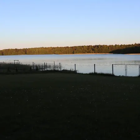 Przy Jeziorze Chalet *